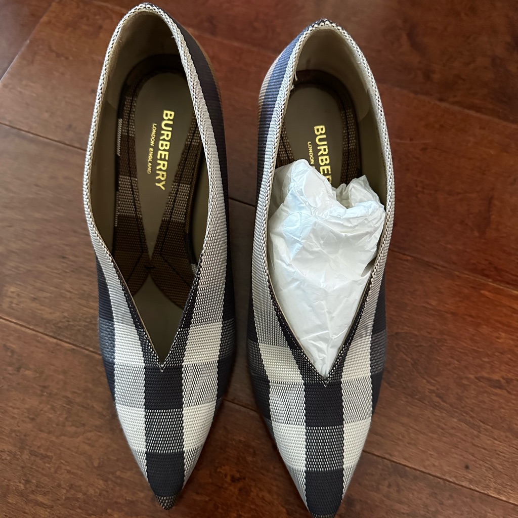 Burberry Women's Checkered Pointed Heels In Black And White Sz 36